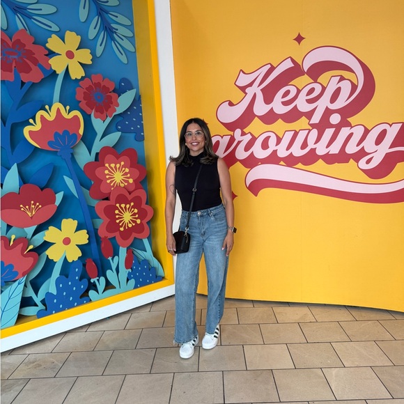 Meet your Posher, Ileana!💋✌🏼️ - Picture 8 of 10